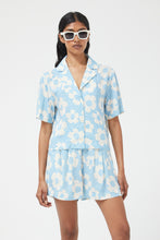 Load image into Gallery viewer, Compania Fantastica Blue Floral Print Florere Shirt
