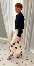 Load image into Gallery viewer, Twinset Cream &amp; Black Wisteria Carnation Crepe de Chine Dress
